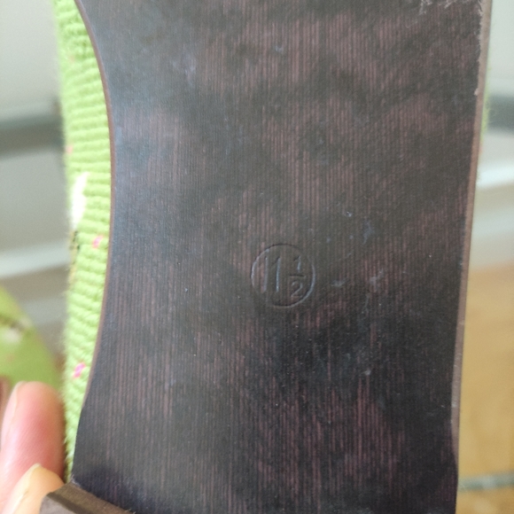 BYPAIGE Needlepoint Bumblebees on Lime loafer Flat 11.5 - Picture 10 of 10